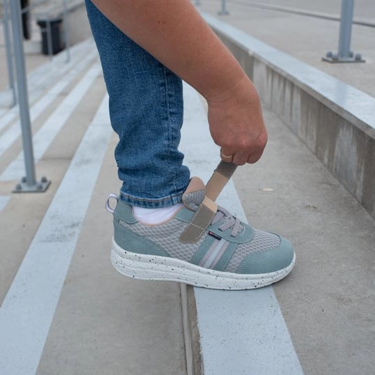 Marka WAMA PROFLEX 13 Lekkie buty sportowe damskie na zamek PROFLEX czerwone